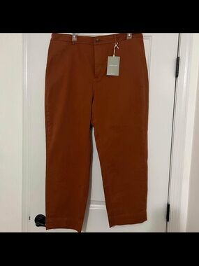 Everlane Lightweight Straight-Leg Crop